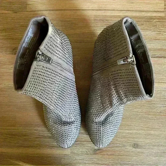 Juicy Couture Avora Taupe Sequined Ankle Booties Women’s Size 8 Medium - Picture 7 of 12